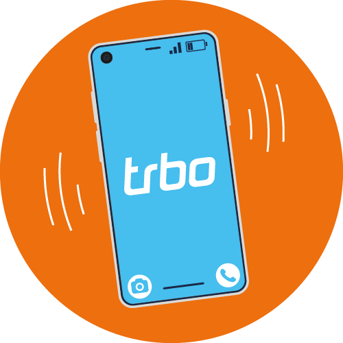Vibriertes Smartphone-Symbol mit „trbo“ auf dem Bildschirm vor orangefarbenem Kreis.